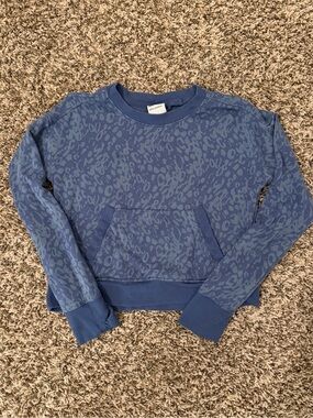 all in motion Blue Leopard-Pattern Crewneck Sweatshirt. Girls 7
